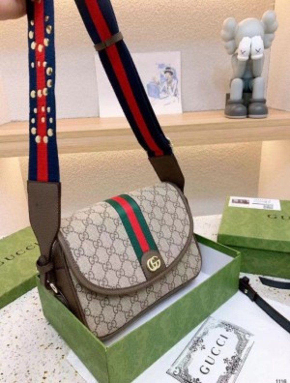 Trending Fashion Bags With Elegant Premium Designs