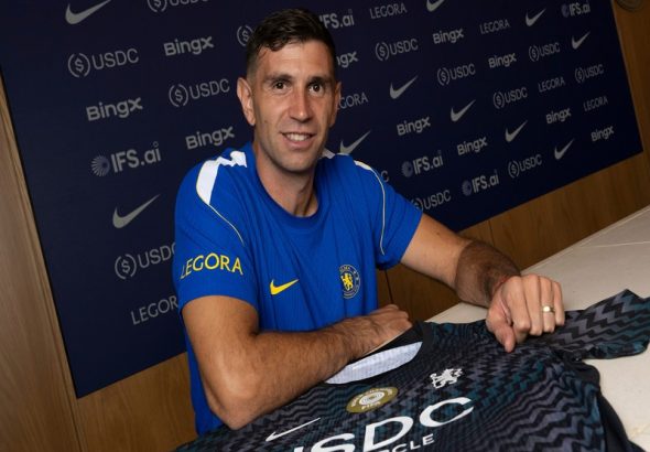 Exploring Emiliano Martínez’s Transfer to Chelsea