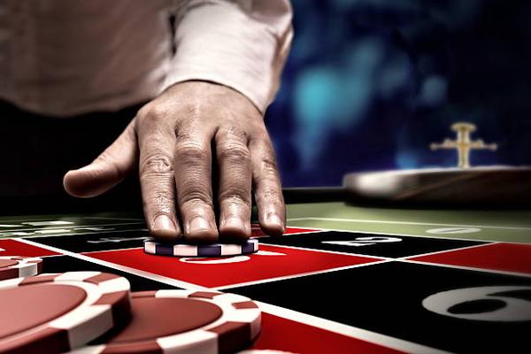 Comparing Different Game Formats at a Singapore online casino