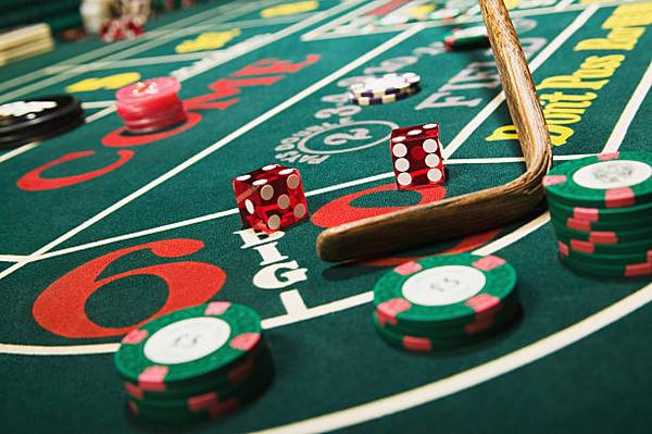 Discovering Useful Gaming Features on a Singapore online casino